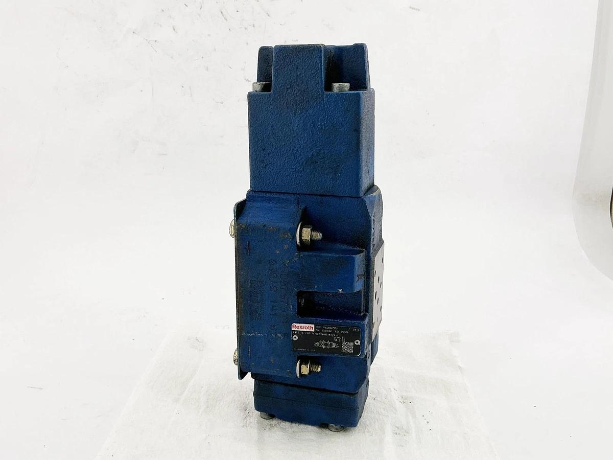 Used Rexroth 4WRZ16E100-74/6EG24N9ETK4/V674 Hydraulic Valve R900767921