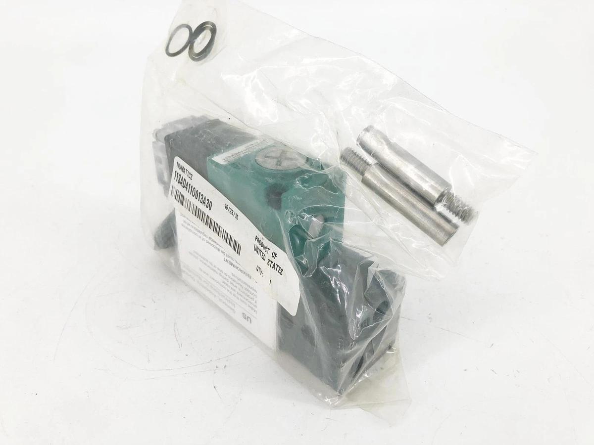 New Numatics 11SAD411O013A30 Solenoid Valve 110/120V 1/8" NPTF 150psig