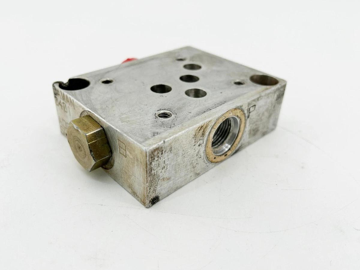 Used Daman Products AD05SPS8S Alumunum Valve Subplate 3000PSI 1/2" SAE Side Ported
