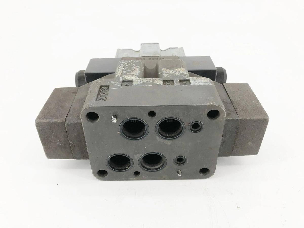 Used Denison Hydraulics A4D03-3B03-0303-10A1W01-1028 Directional Valve 115V Coils