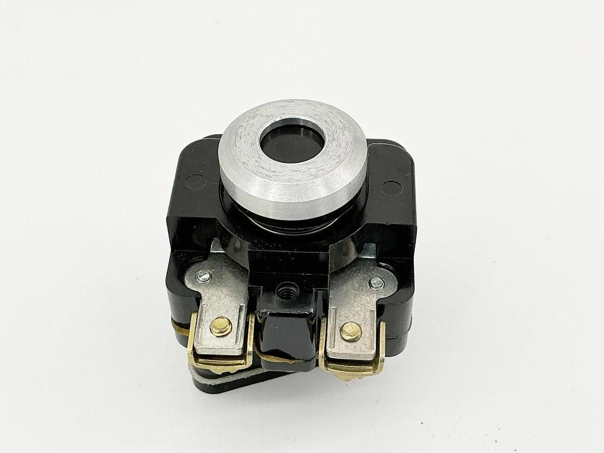 New Allen Bradley X-234683 Limit Switch for Pneumatic Relay - No Box