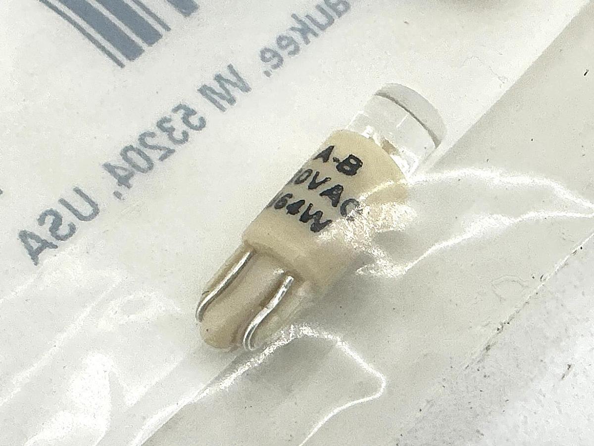 New Allen Bradley 800T-N64W Ser B Pilot Light LED Lamp White 120VAC