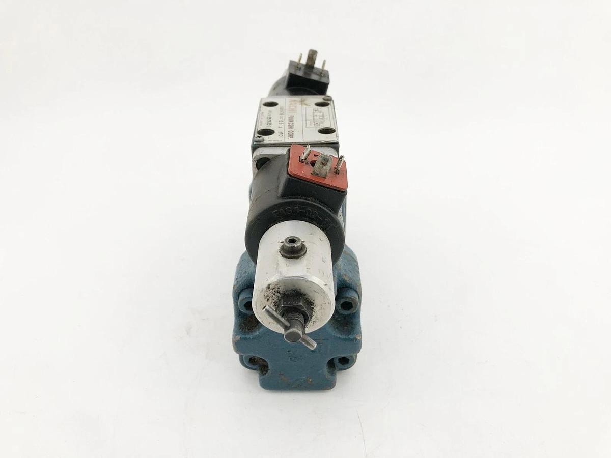 Used Nachi ESD-G06-C6S125-A-E10 Directional Proportional Valve 24VDC 2506357