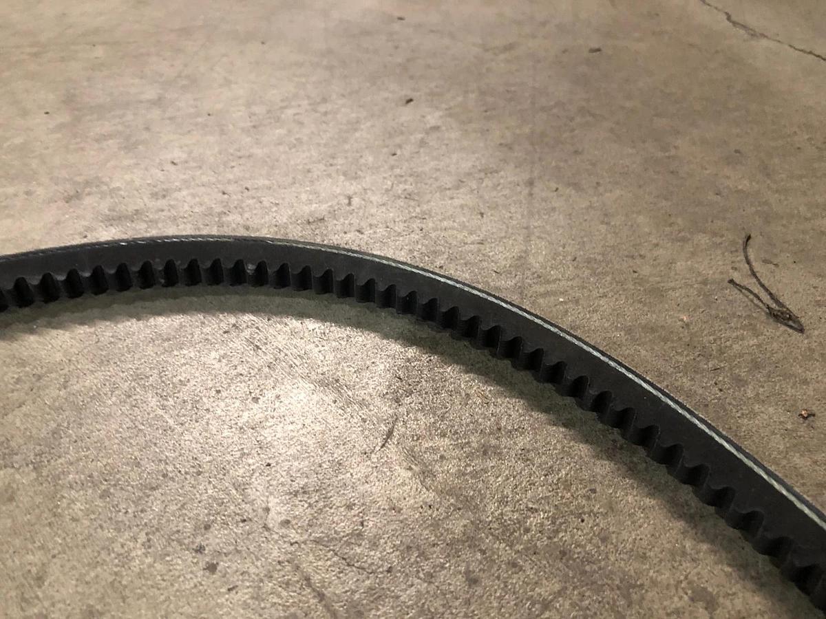 New Gates 5VX1120 Super HC Cogged V-Belt - No Box