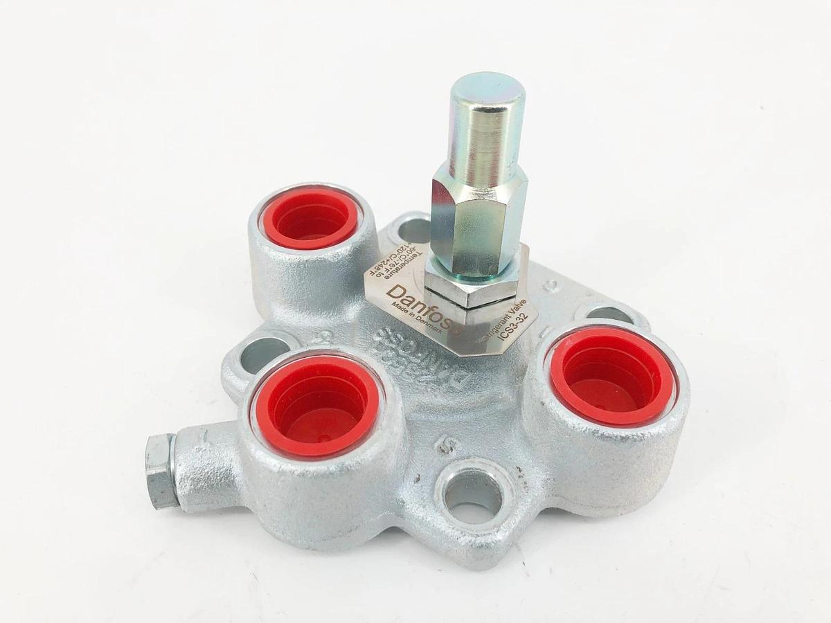 New Danfoss 027H3173 Refrigerant Valve Top Cover 3-Pilots ICS3-32 - No Box