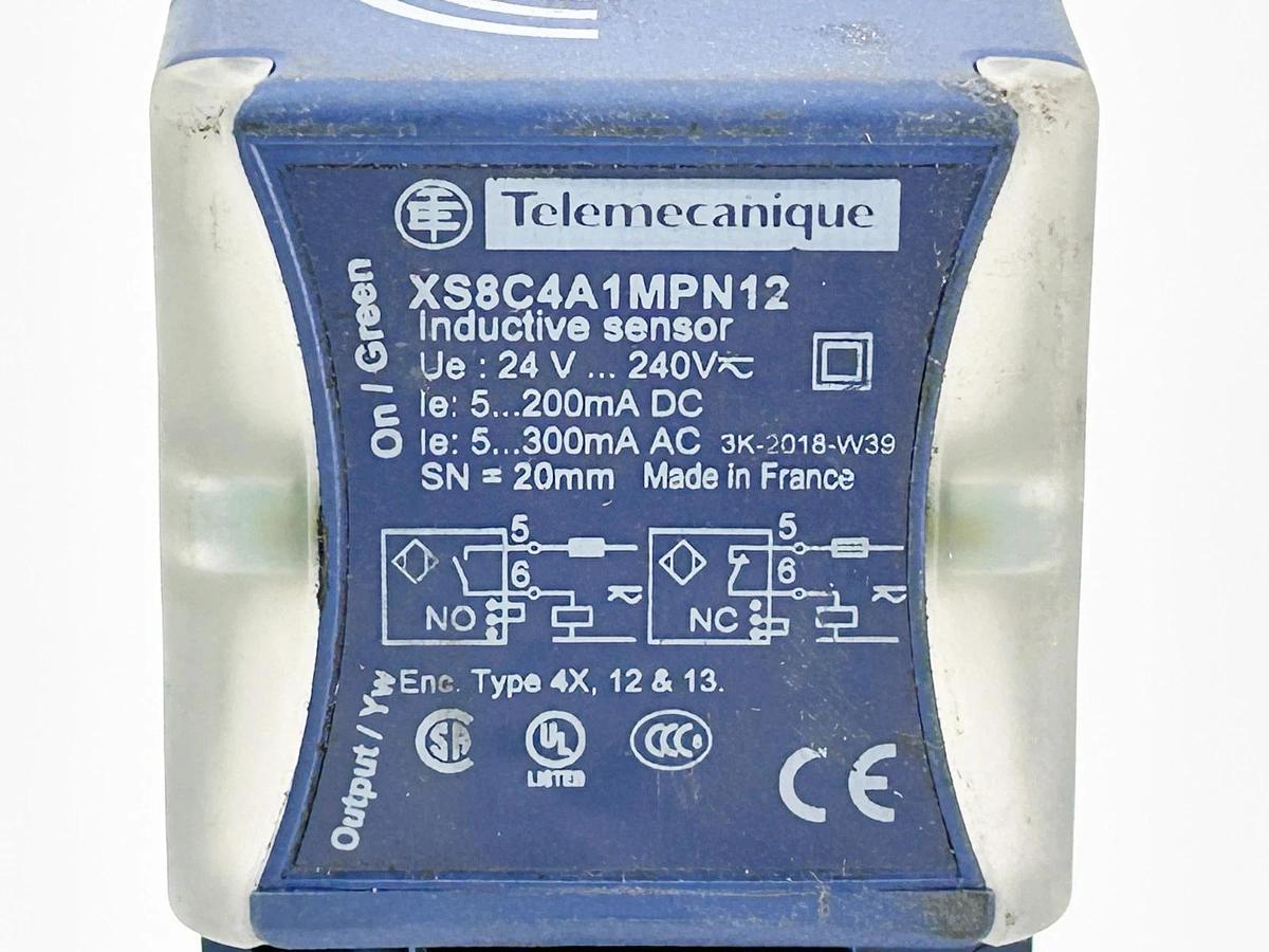 Used Telemecanique XS8C4A1MPN12 Proximity Sensor 2-Wire 249V