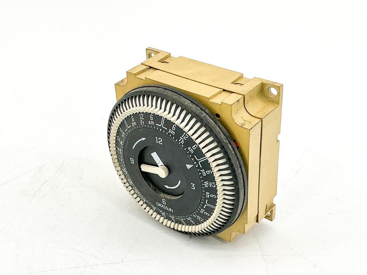 Used Grasslin 01.76.0020.1 Time Clock 110/120VAC 16A FM/1 SWUZ-L