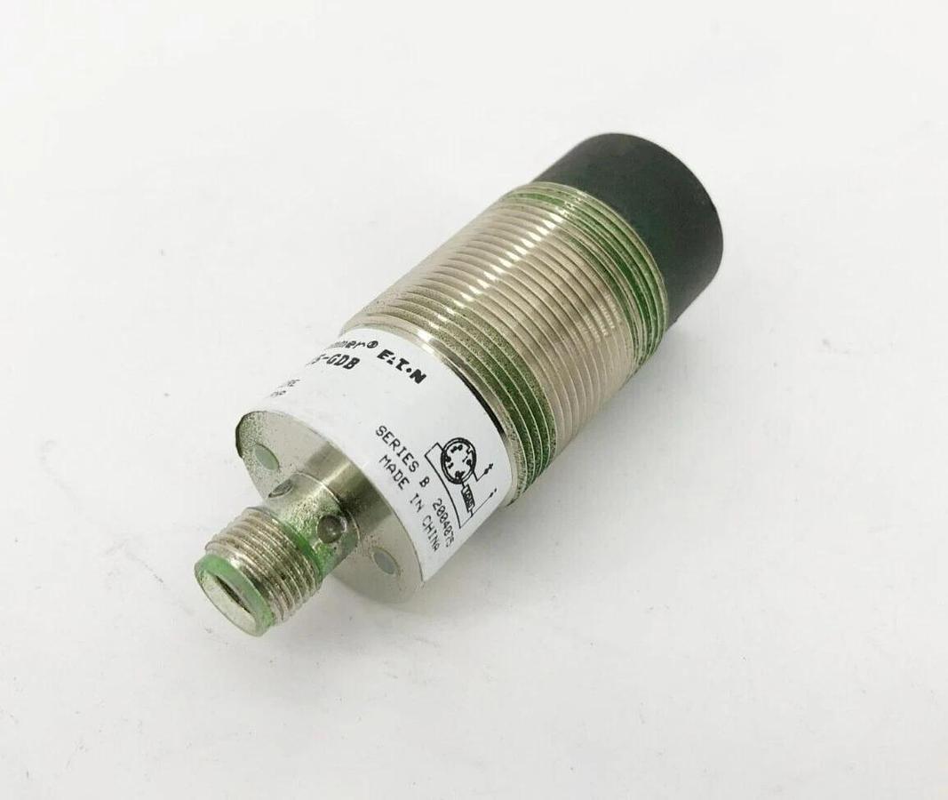 Used Eaton E57-30GU15-GDB Proximity Sensor 15mm Range 10-30VDC 4 Pin