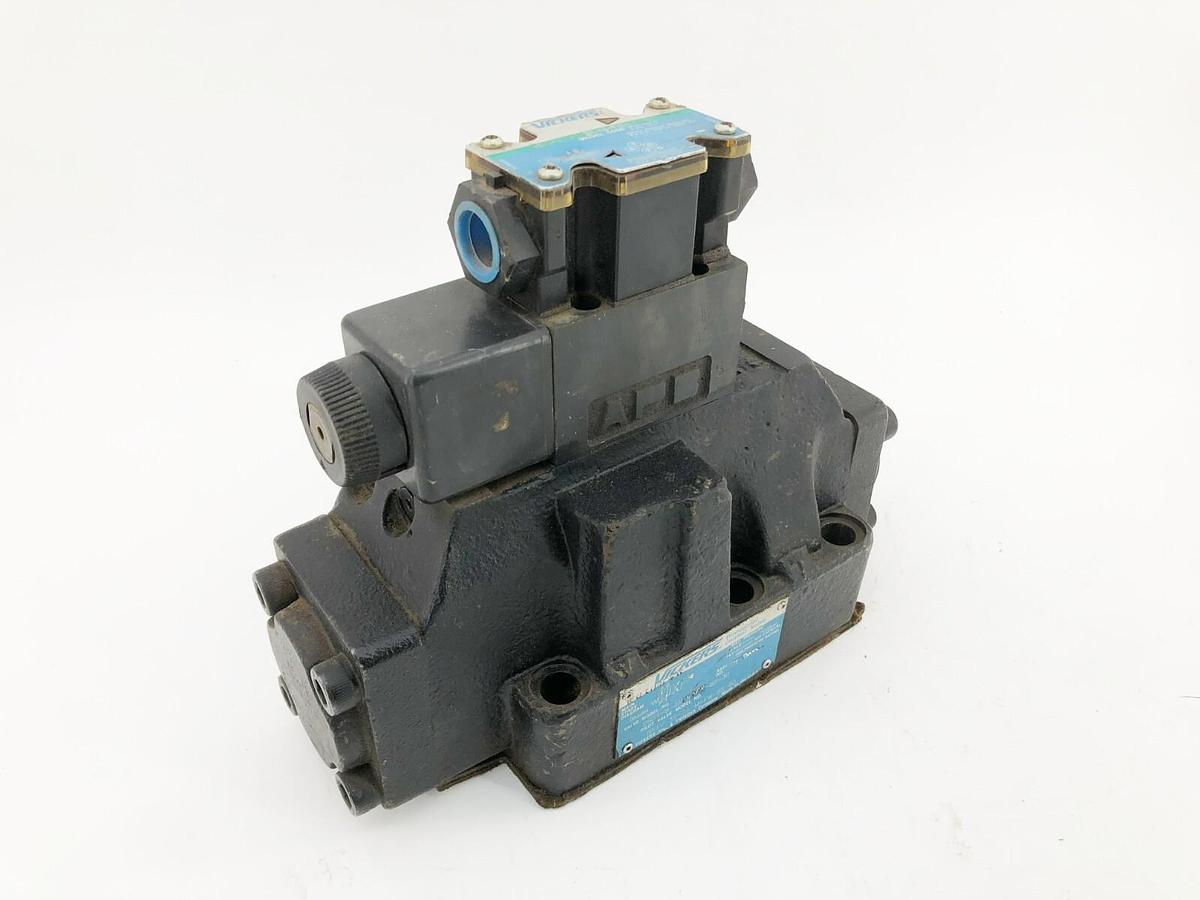 Used Vickers DG5S-8-2A-T-M-FW-B5-30 Solenoid Valve w/ DG4V-3S-2A-M-FW-B5-60