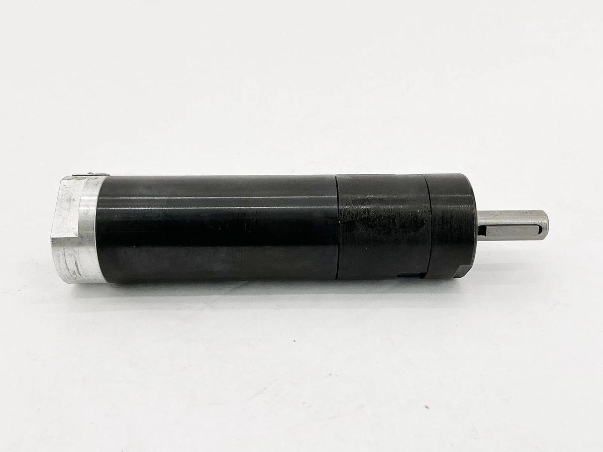 New Atlas Corpco LZB33AR004-11 Rotary Vane Air Motor 100PSI R/Min 385