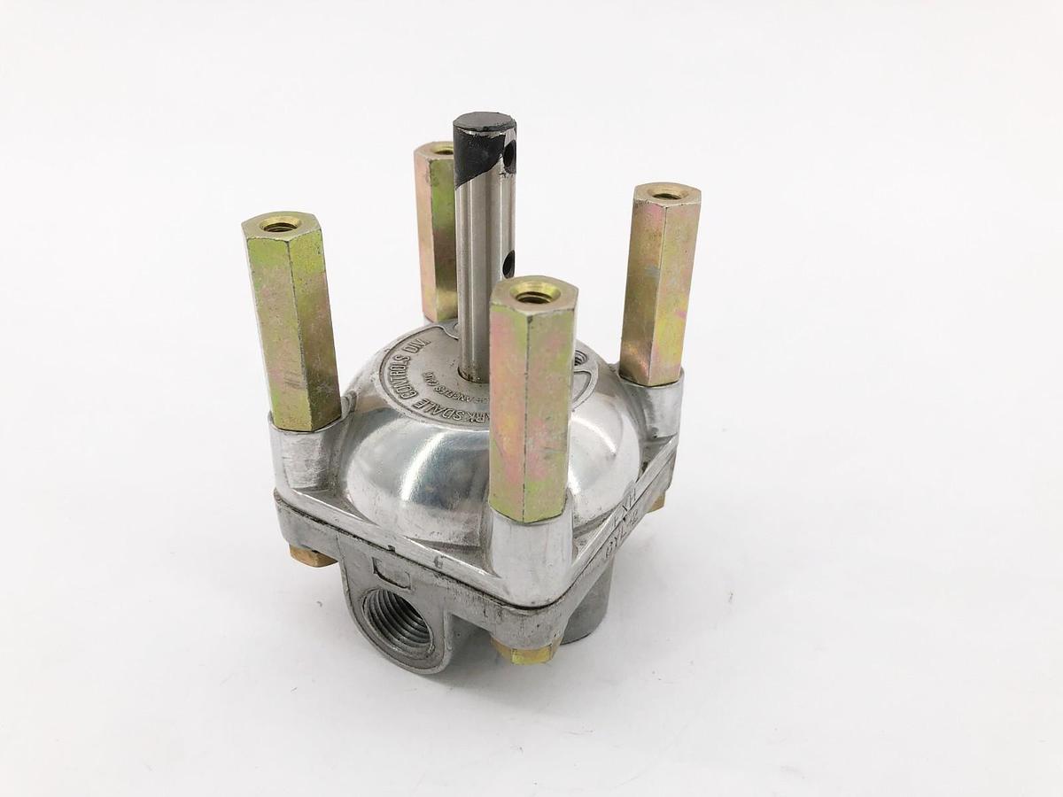 Used Barksdale 9022-M-KK Directional Control Valve 3/8" MC2-75-106-B