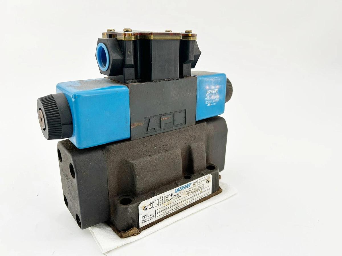 Used Vickers DG5S4-046C-T-M-FW-B5-60 Hydraulic Valve 3000PSI .48A 110/120V