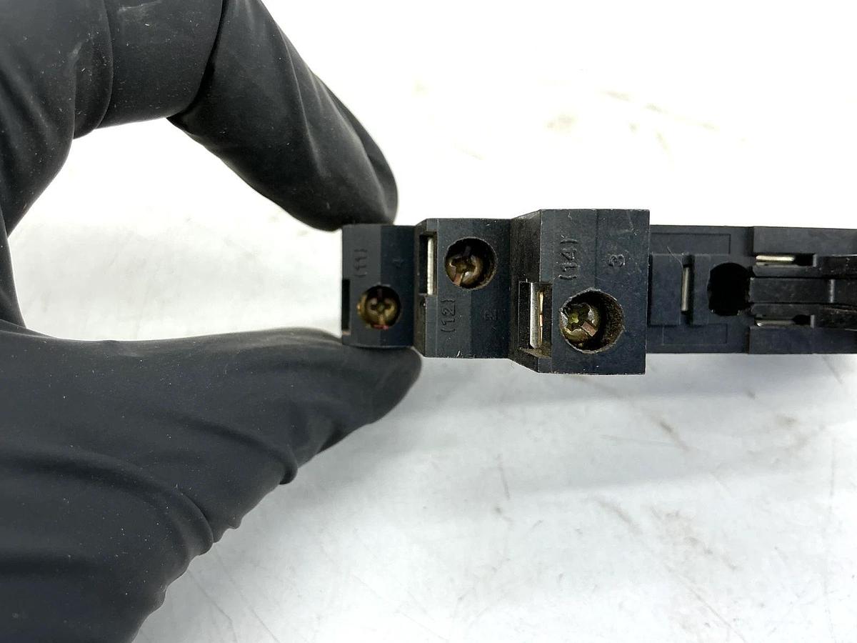 Used Lot of 4 Allen Bradley 700-HN121 Ser A Relay Socket 5-Blade 10A 250VAC