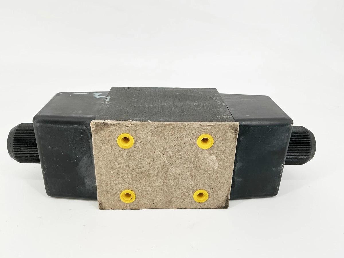 Used Denison 3D02-34-751-0902-00B1W0-1351 Solenoid Valve 115V 60Hz 0005083