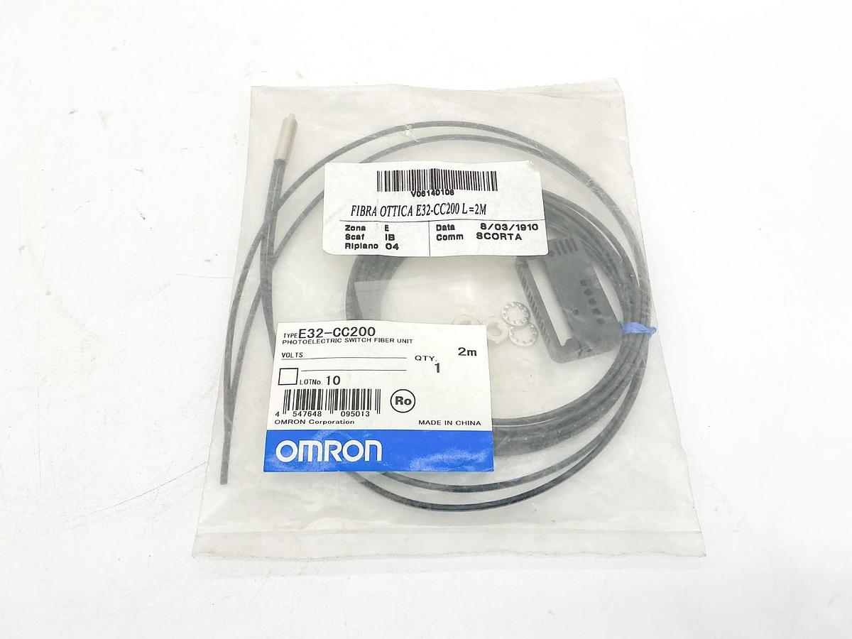 New Omron E32-CC200 Photoelectric Switch Fiber Unit 2M