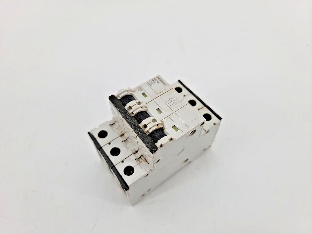 Used Siemens 5SY4318-7 Circuit Breaker 400VAC 15A Curve-C 3P 3PH