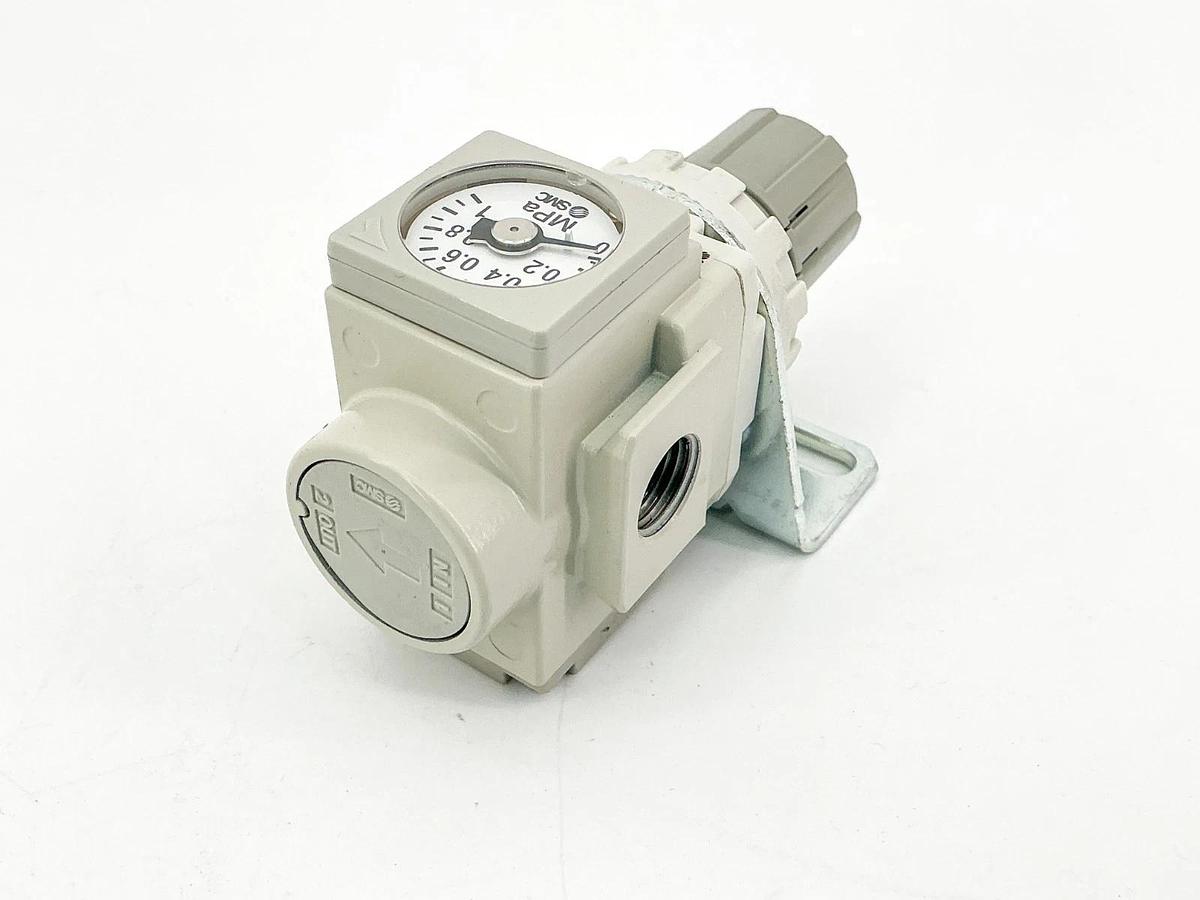 New Lot of 2 SMC AR20-02BE-B Air Regulator Modular 1/4.05-.08MPa