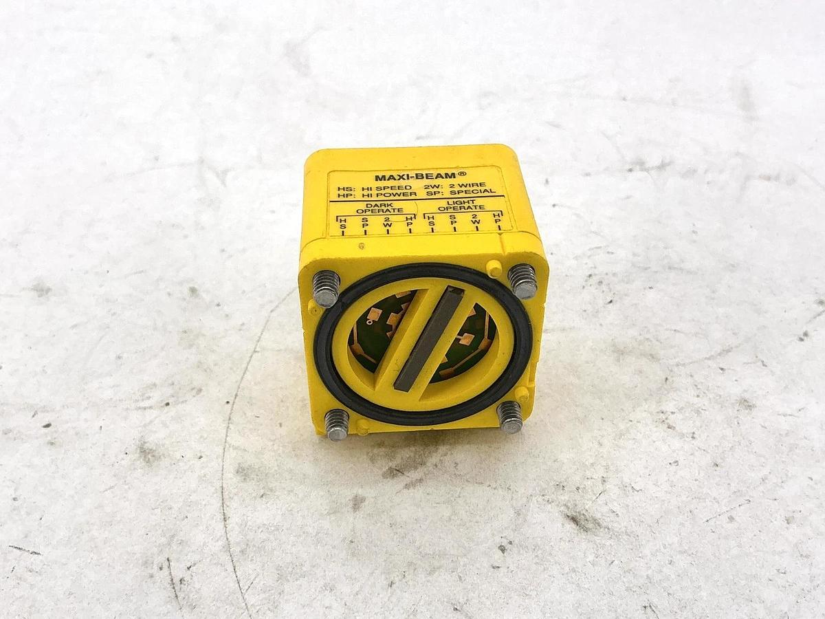 New Banner Engineering RSBLV Maxi-Beam Photoelectric Sensor 25547 - No Box