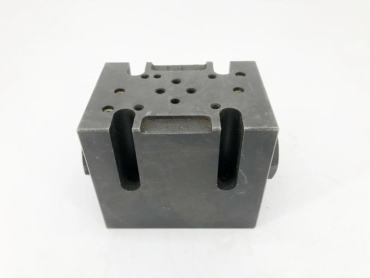 Used Parker D31VW4C4NYCF7-75 Hydraulic Valve Body Only 5000psi