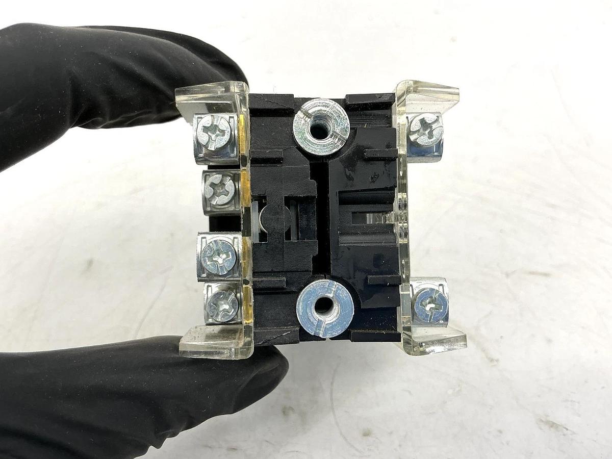New Allen Bradley 800T-24JGH18KB7AX Ser U Selector Switch Missing Knob No Box