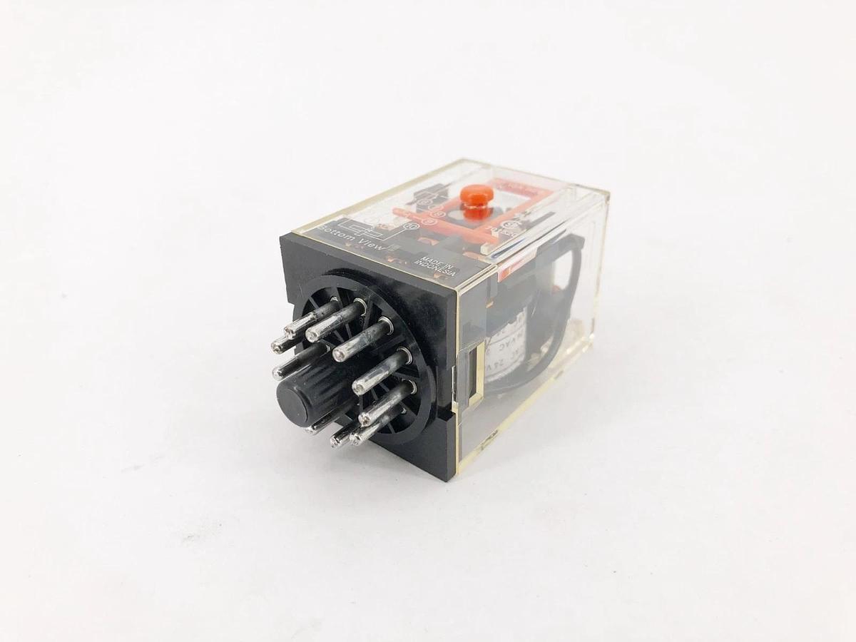 New Cutler Hammer D3PR33T Relay 3PDT 24VAC w/ Test Button