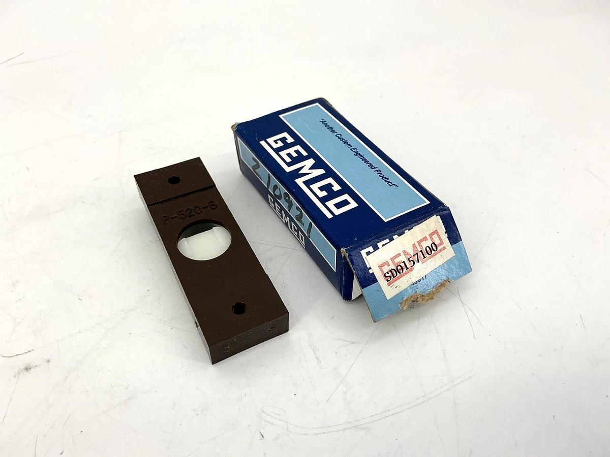 New Gemco SD0157100 Roller Follower Adapter / Assembly P-520-B