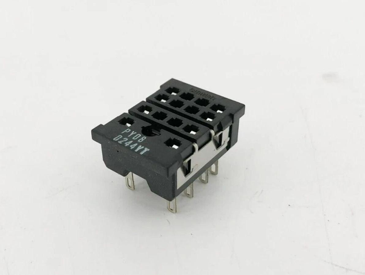 Lot of 6 New Omron PY08-0244 Relay Sockets 7A 250VAC