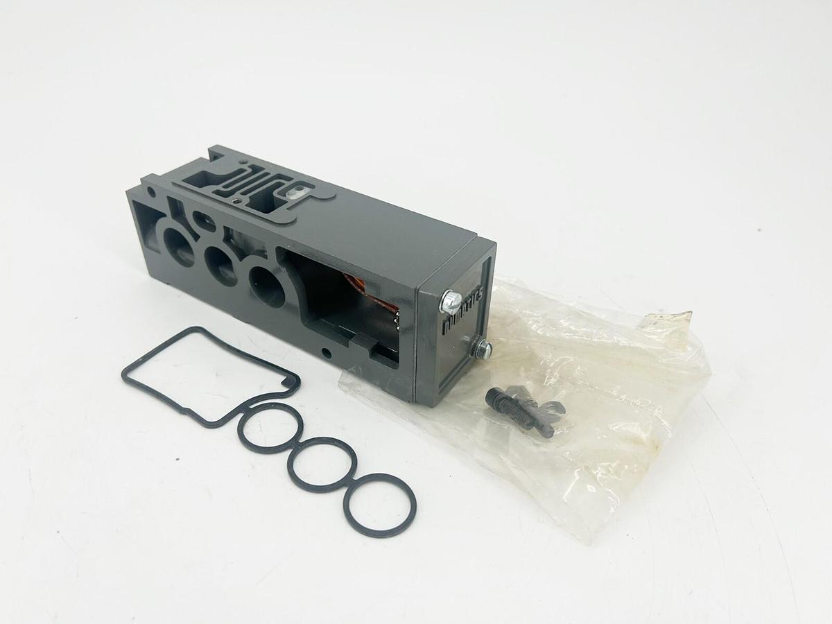 New Numatics HH-5 Pneumatic Valve Manifold 5-Pin 1/4" - No Box