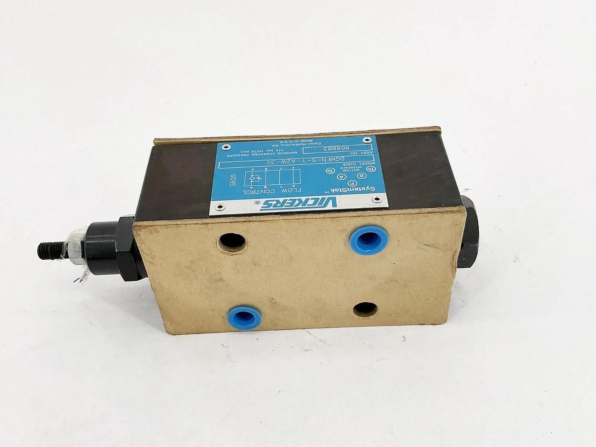 New Vickers DGMFN-5-Y-A2W-30 Flow Control Valve 315Bar 4570PSI - No Box