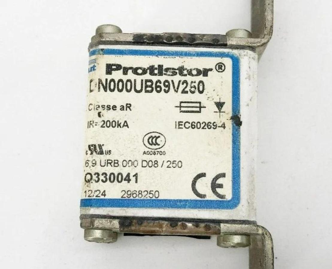 New Ferraz Shawmut DN000UB69V250 Fuse 690VAC 250A Q33041