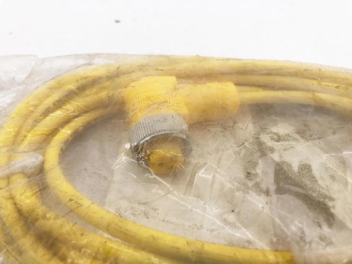 New Turck WKM 30-4M Single-Ended Mating Cable Right Angle Female U2312-01