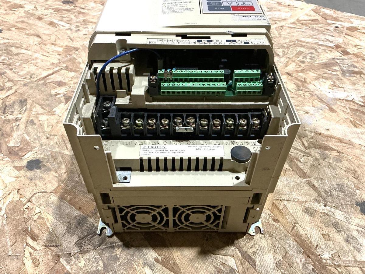 Used Yaskawa CIMR-P7U4011 Varispeed AC Drive 3PH 27A 380-480VAC 50/60HZ