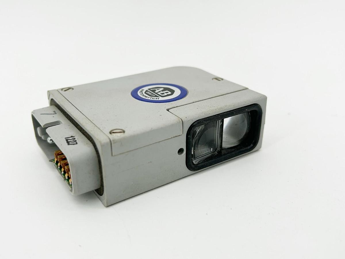 Used Allen Bradley 42DBS-5000 Photoelectric Sensor 10-30VDC