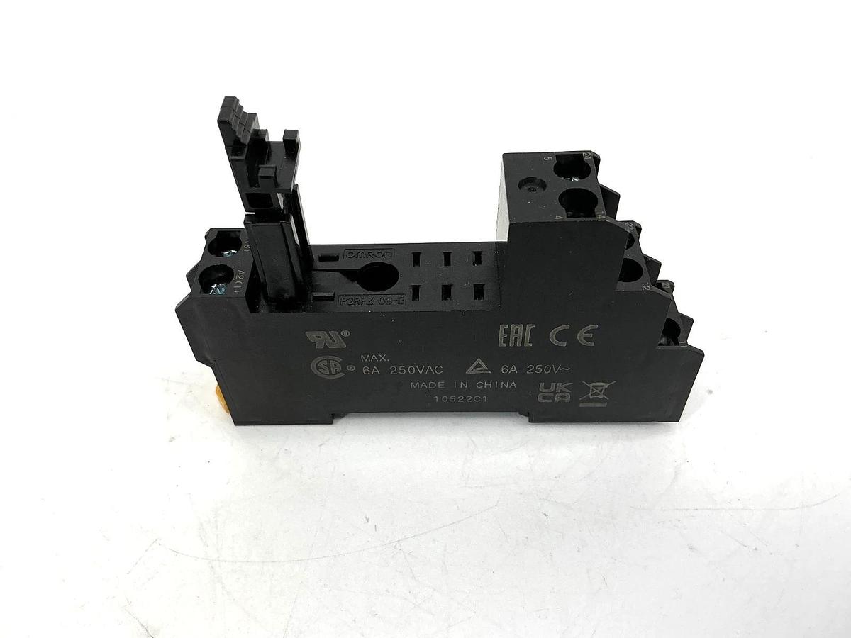 Lot of 2 New Omron P2RFZ-08-E Relay Socket 8-Pin 2-Pole 6A 250VAC P2RFZ08E