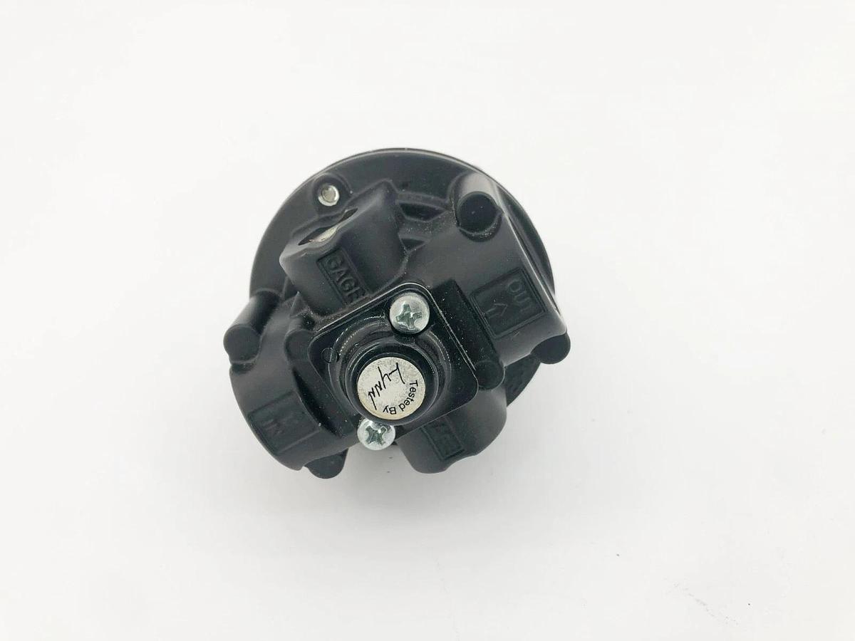 Used Fairchild 10262 Pressure Regulator 500psi Max 2-150psig Range 1/4"