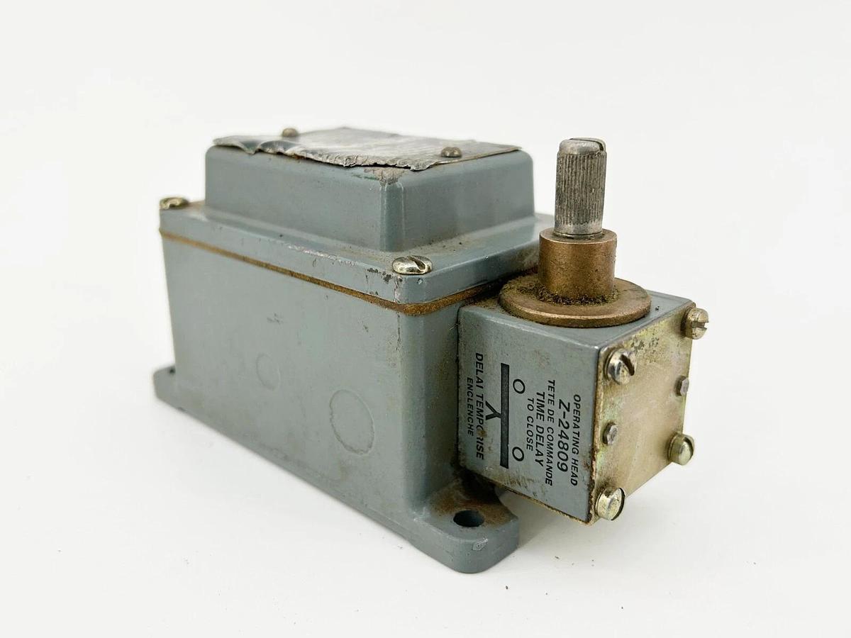 Used Allen Bradley 802T-R1TD Limit Switch 3A 120V W/Time Delay Spring Return