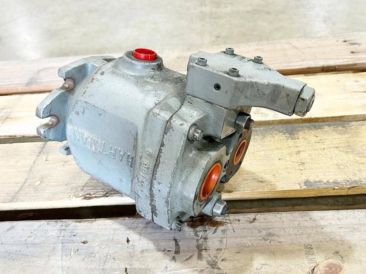 Used Hartmann PVX233-BKAKB-20FL/-TQXXXX Oil Pump 2.0 Displacement 5000PSI 3300RMP #74