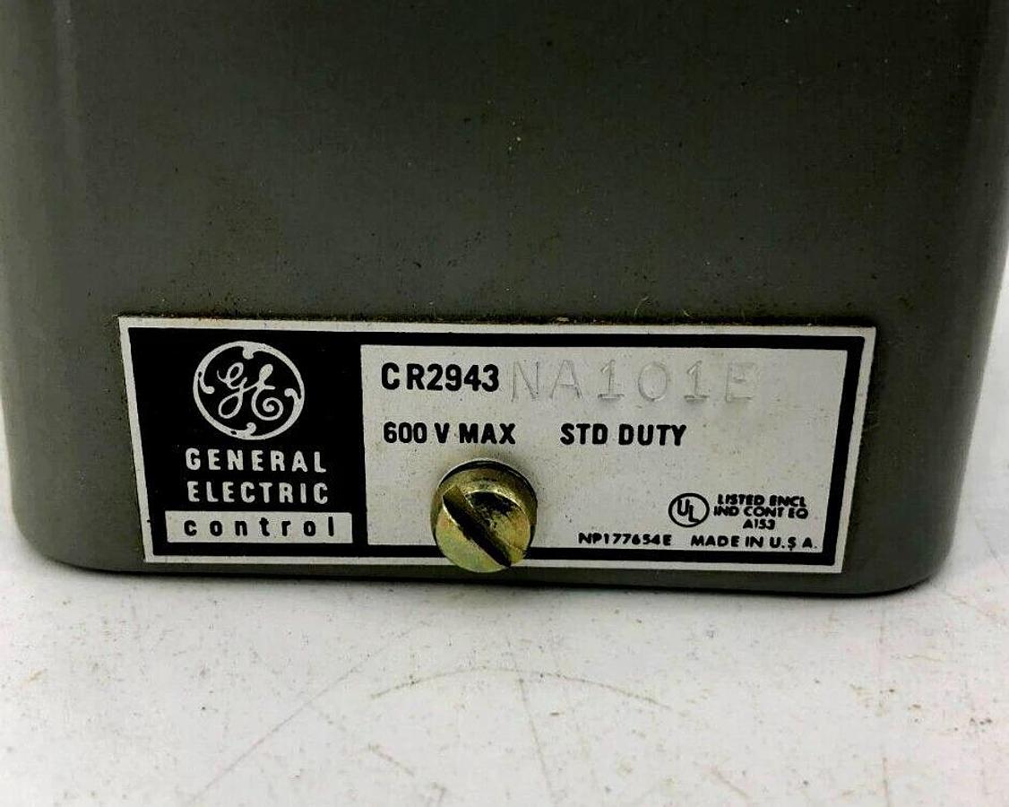 New GE General Electric GE CR2943NA101E Push Button Switch 600V