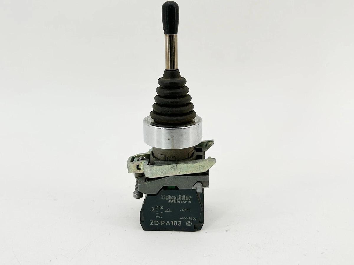 Used Allen Bradley 800FM-JR2MX20 Pushbutton 22MM Toggle Switch 2 Position Momentary