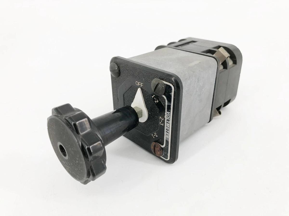New General Electric SBM 10AA004 Voltmeter Cam Switch 4-Position - No Box