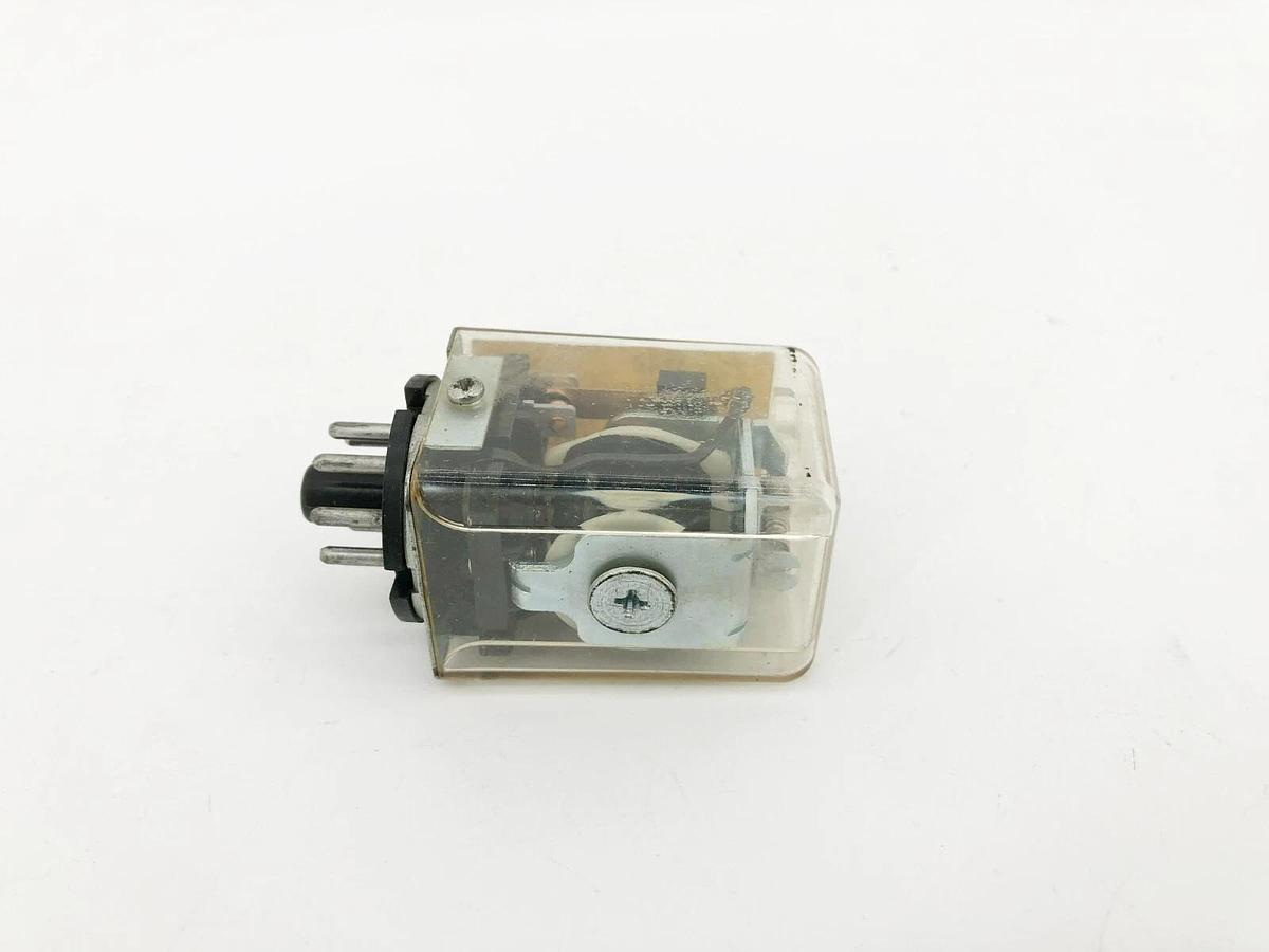 Used Eagle Signal 22Q2CA240 Round Base Relay 240VAC 50/60Hz K83
