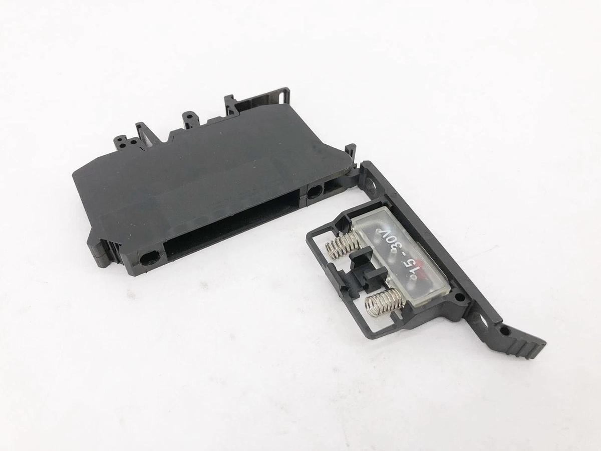 Used Lot of 10 Phoenix Contact UK6,3-HESI Fuse Holder Terminals 15-30V - No Fuse