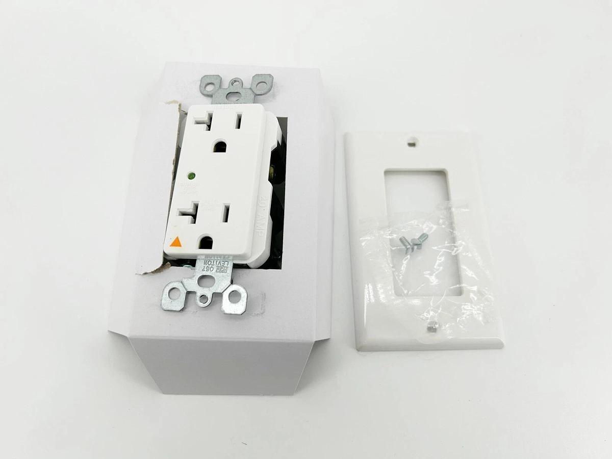 New Leviton 5380-IGW Surge Protective Duplex Receptacle 20A 125VAC White