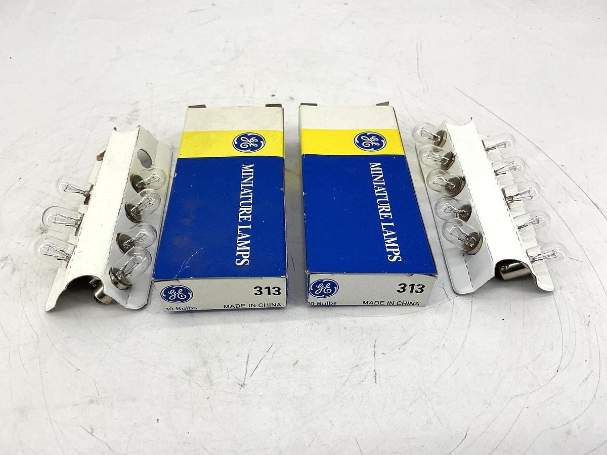 Lot of 17 New GE General Electric 313 Mini Lamp Bulb 5W 0.17A 28V