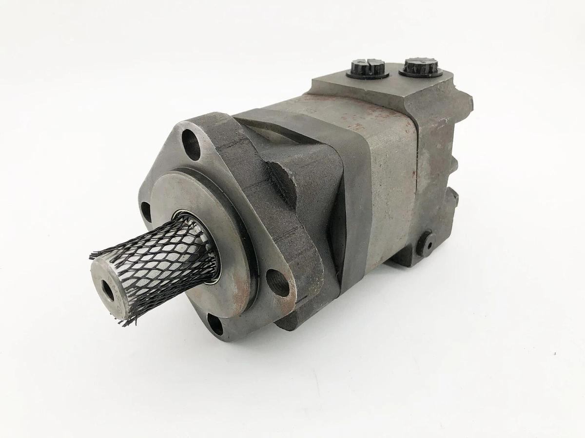 New Fluidyne WF104-1251 Hydraulic Motor 4-Bolt Square Flange - No Box