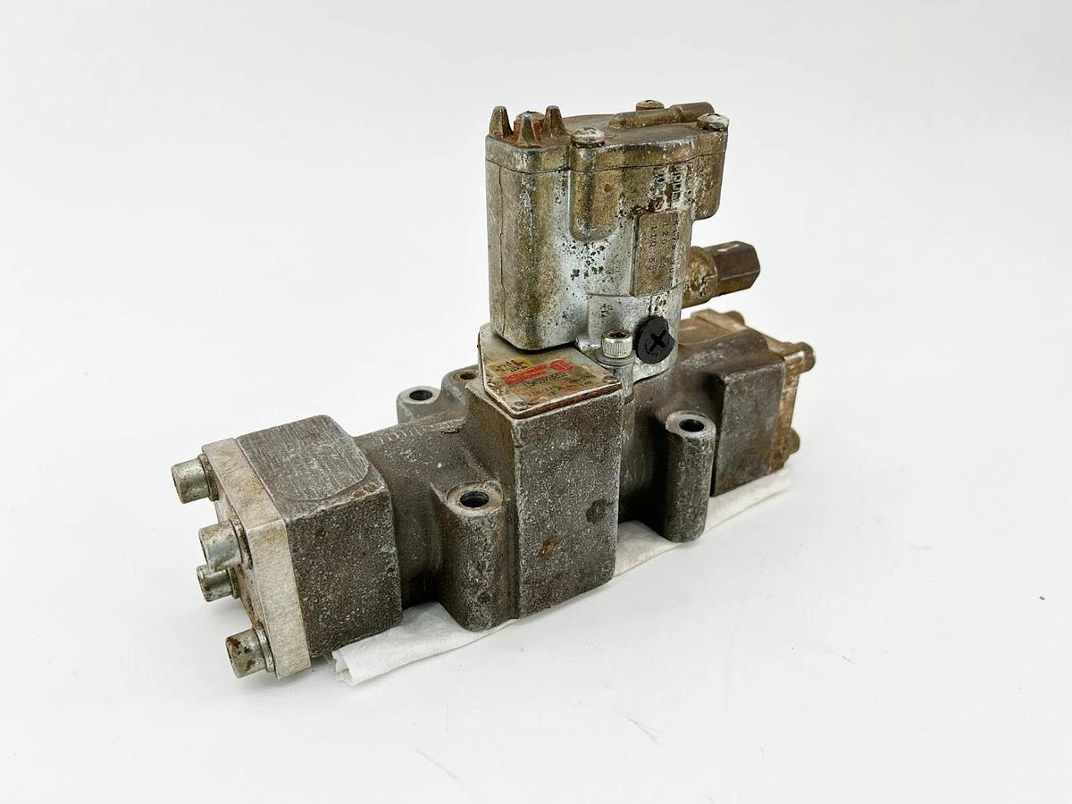 Used Schrader Bellows L5455910253 Solenoid Valve 12W 120V 140PSI W/ Pilot