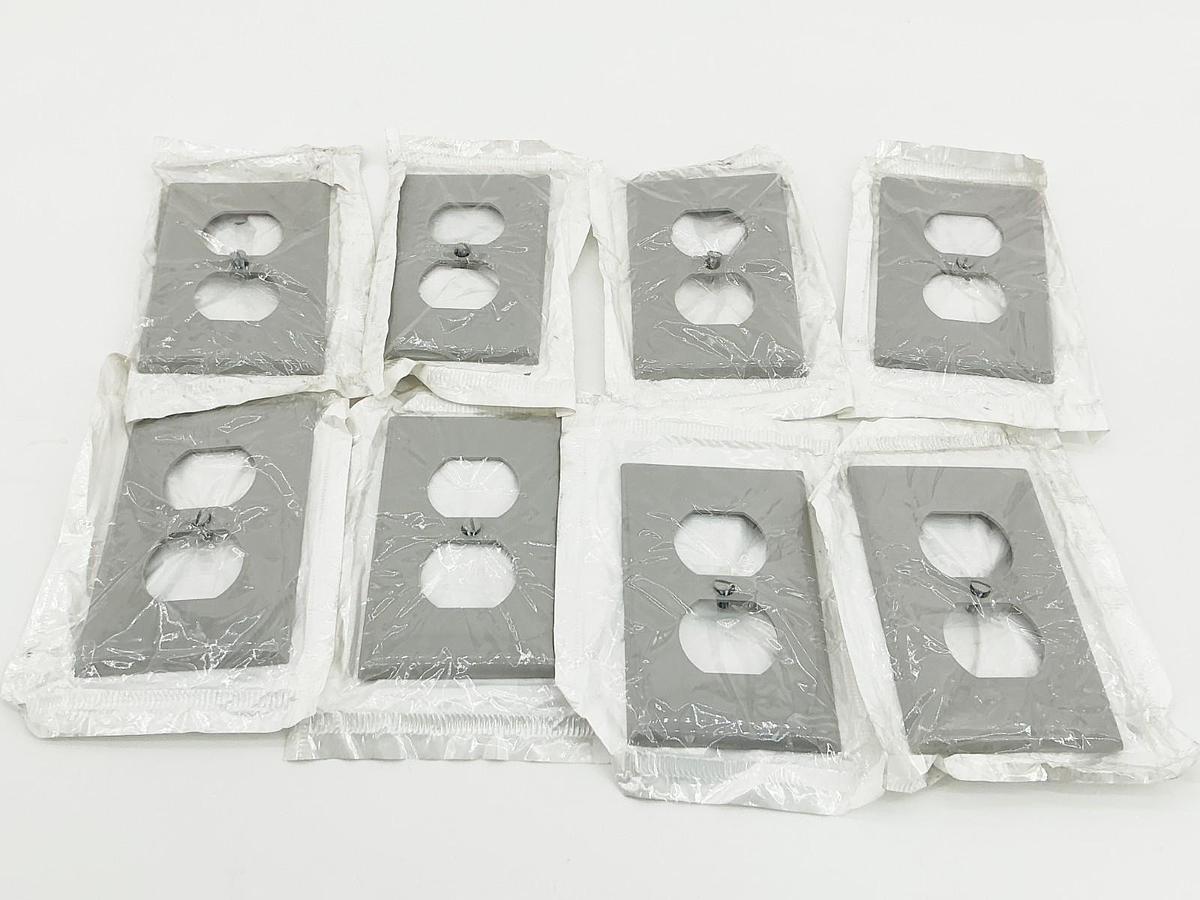 New Lot of 8 Leviton 014-80703-GY Duplex Receptacle Gray