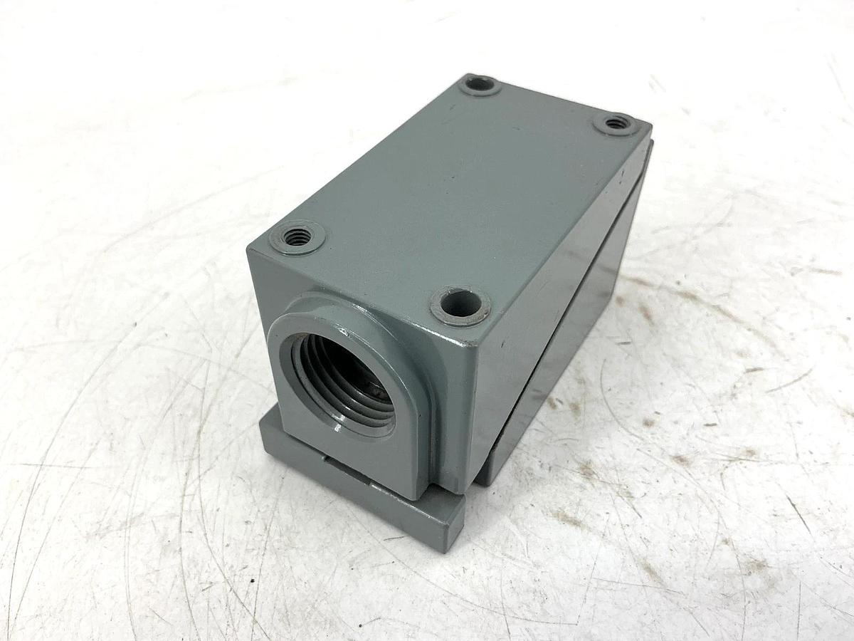 Used Allen Bradley 802T-APE Ser J Oiltight Limit Switch Plug-In Lever Type 10A 600VAC