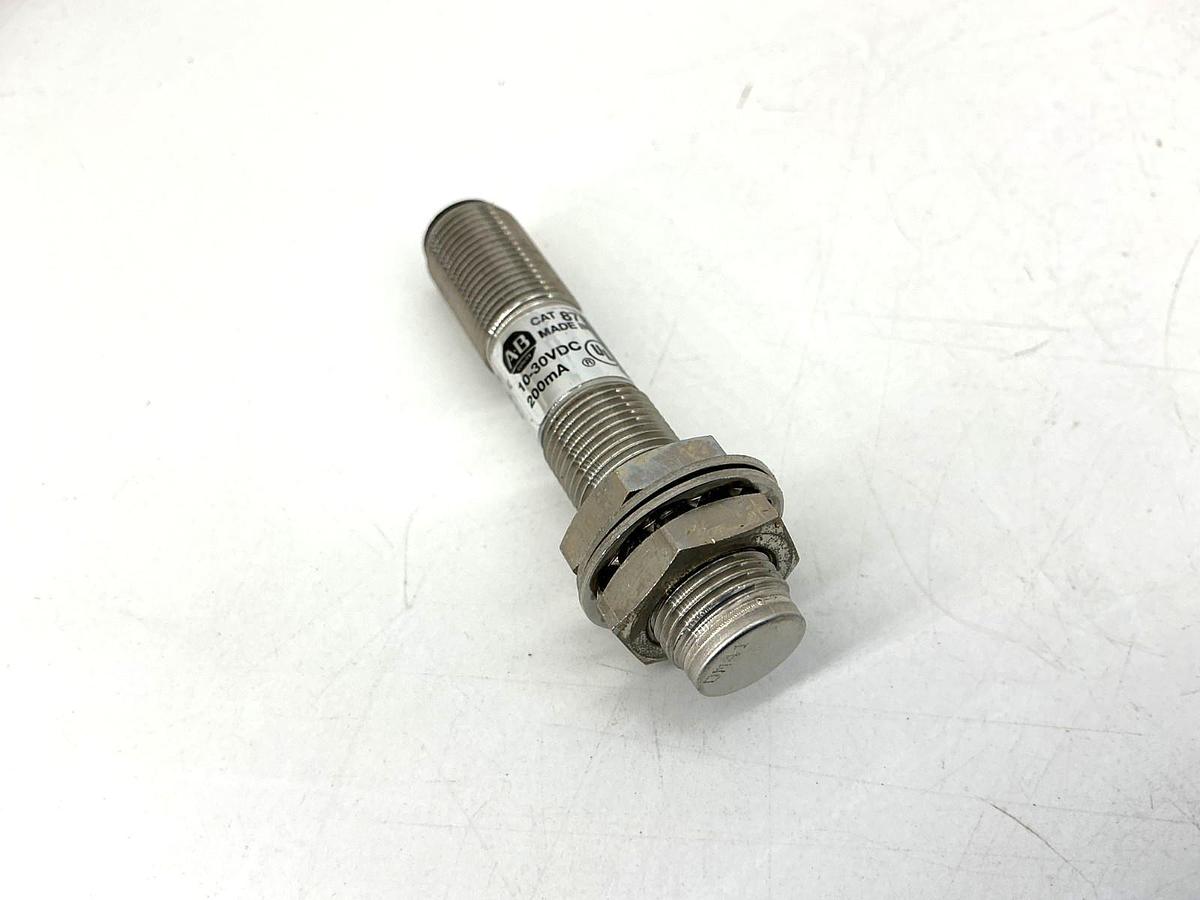 New Allen Bradley 871TM-DH2NP12-D4 Ser A Prox Sensor Dist: 2mm 10-30VDC - No Box