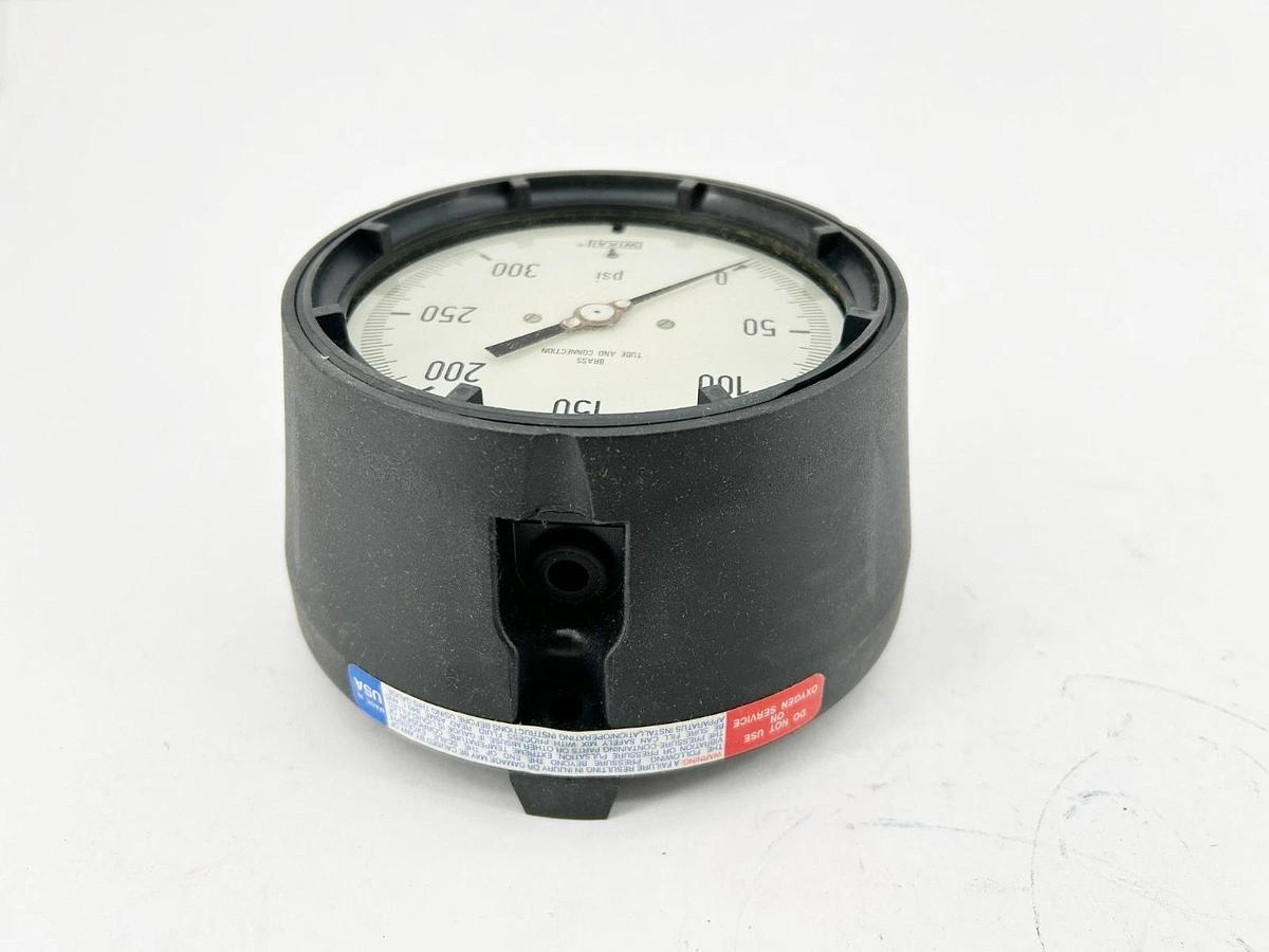 New Wika Type 213.34 4.5" Pressure Gauge 300psi 1/4" NPT LM 9834872